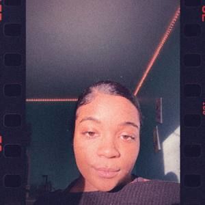 Meet your Posher, Stella